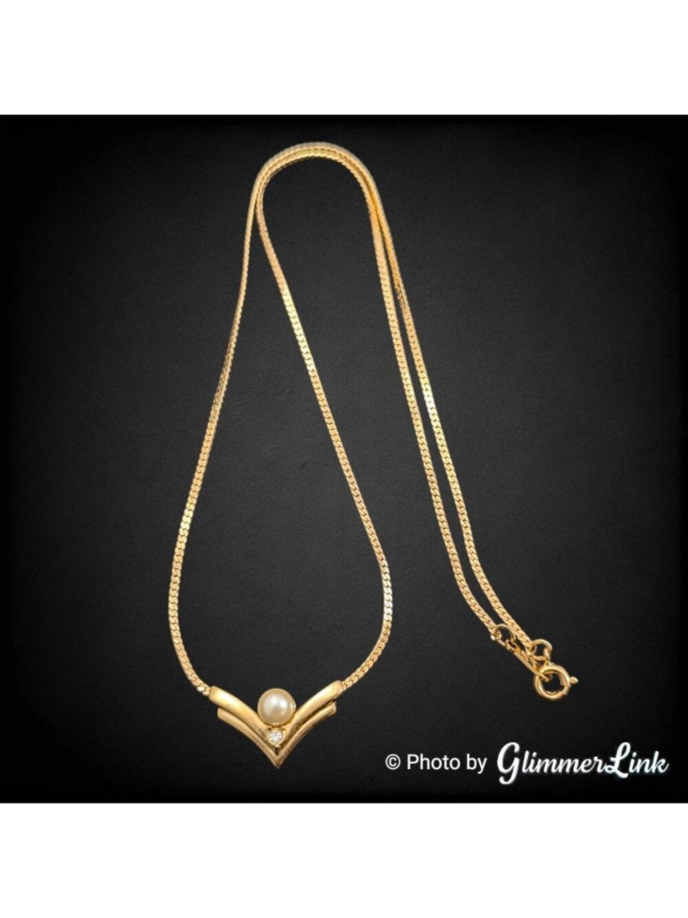 Vintage Avon 1989 Eternal Luster Faux Pearl Rhinestone Gold Tone V Necklace